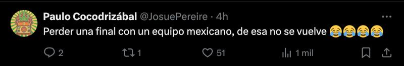 Hinchas de la U se hacen un festín con los de Colo Colo.