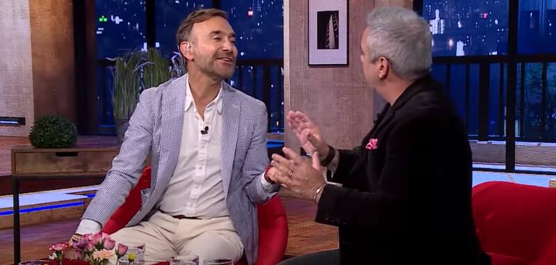 Jordi Castell y José Miguel Viñuela hablando de las polémicas de la Teletón 2023.