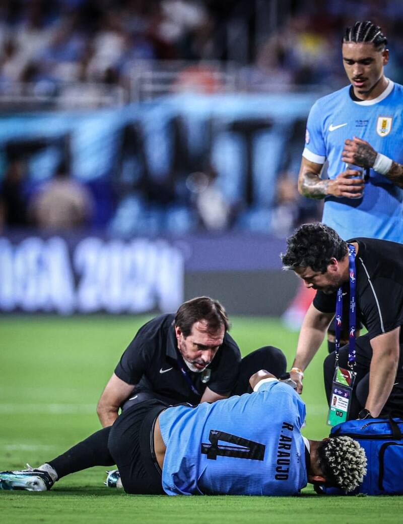 Ronald Araújo debió ser reemplazado en el entretiempo del Uruguay vs Panamá de Copa América por problemas de salud.
