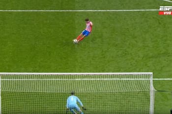 El polémico penal anulado a Julián Álvarez que le dio el pase al Real Madrid en Champions League