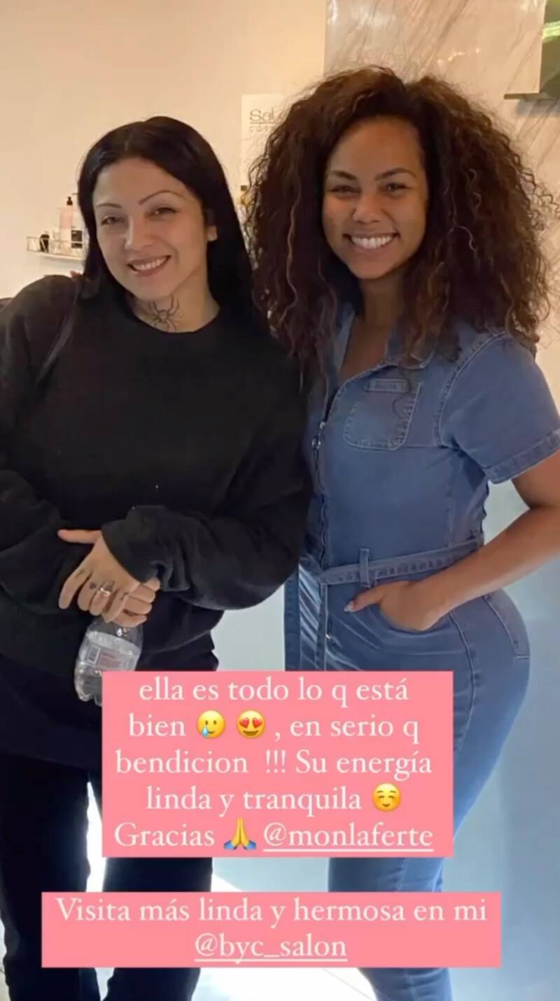 Betsy Camino relató el encuentro con Mon Laferte en su salón de belleza y la emoción que le ocasionó.