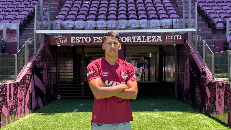 Agustín Cardozo fue pretendido por la U y hoy es una de las figuras del Granate. Foto: Lanús.