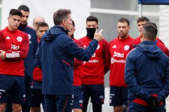 “Nunca había visto...”: Rodrigo Echeverría revela la renuncia que más impactó a la Selección Chilena