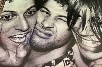 Red Hot Chili Peppers lamenta la muerte de ex guitarrista
