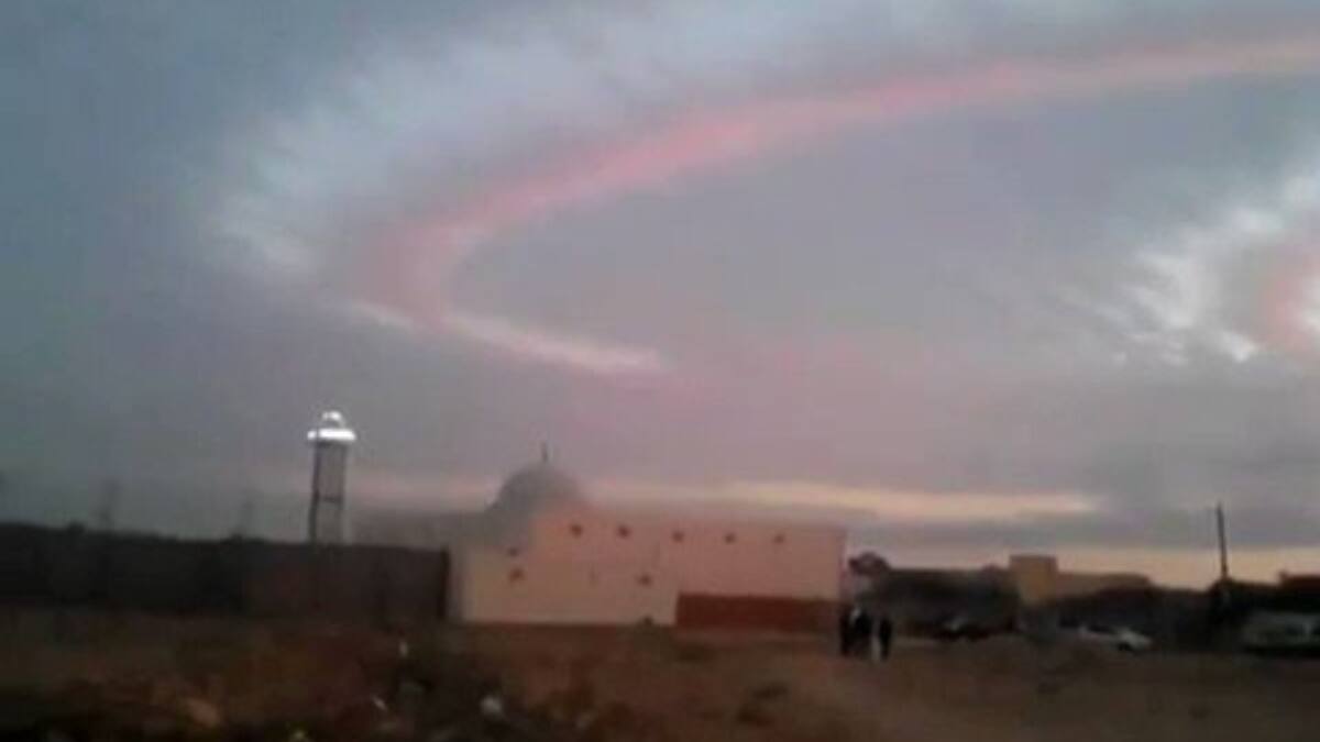 VIDEO | ¿Cómo se formó? El extraño fenómeno que se registró en los cielos de Túnez