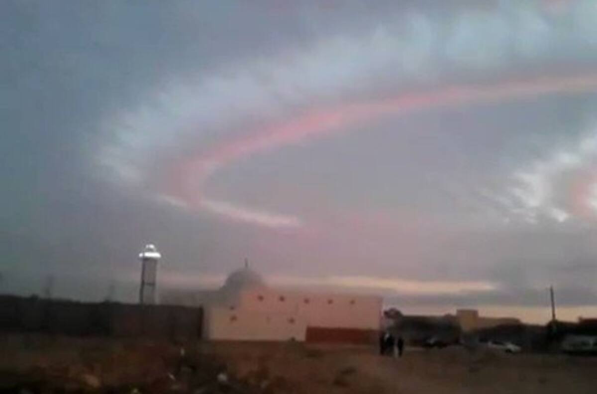 VIDEO | ¿Cómo se formó? El extraño fenómeno que se registró en los cielos de Túnez
