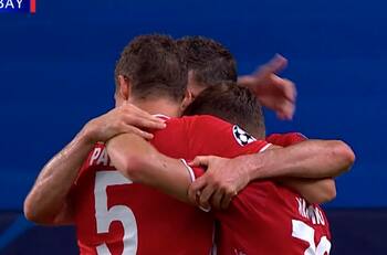 Apareció el goleador: Robert Lewandowski cerró el triunfo sobre Lyon con este gol