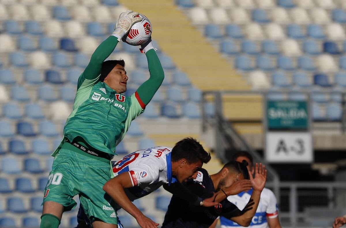 Cristóbal Campos compartió emotivo mensaje tras renovar con la U y se llevó el cariño de los hinchas