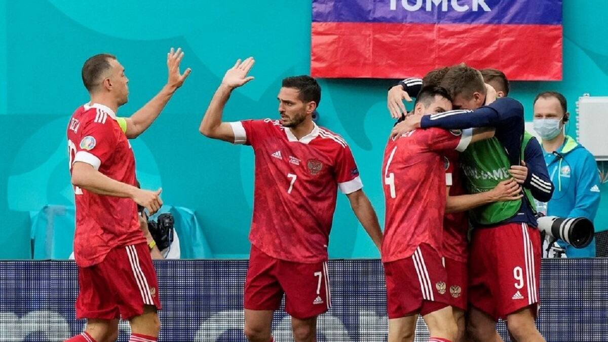 Rusia se impuso ante Finlandia y sale del fondo de su grupo en la Eurocopa 2021