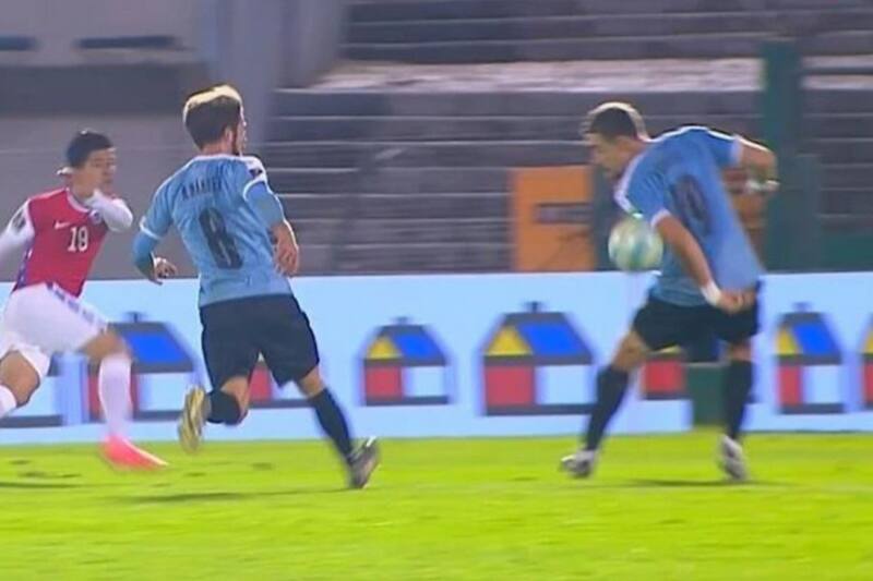 mano_coates_chile_uruguay