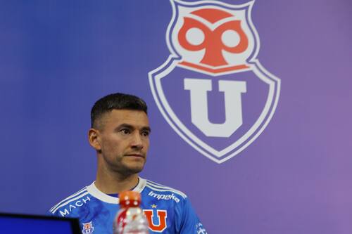 Charles Aránguiz presentado en la U.