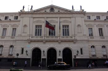 Sueldos de hasta $1.500.000: OMIL de Santiago tiene ofertas laborales disponibles para la Región Metropolitana