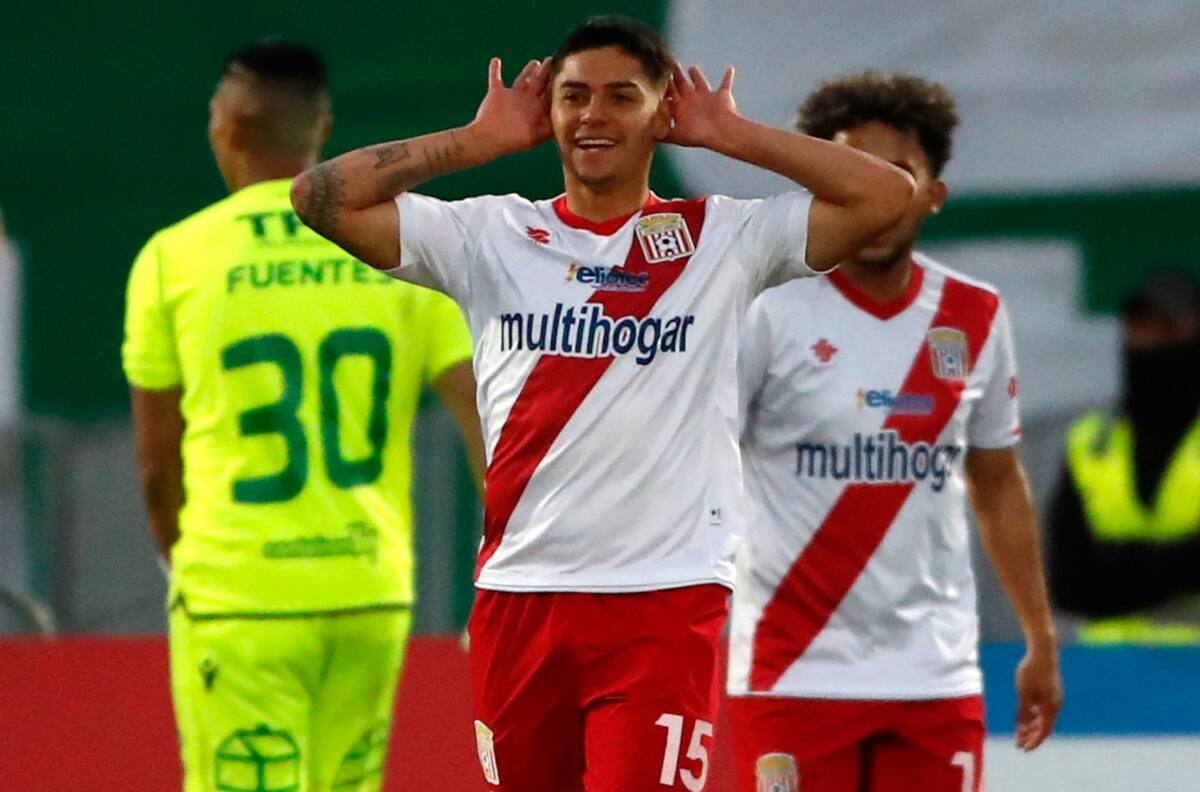 El jugador que no quiso seguir en la U y que puede terminar con el ciclo de Santiago Escobar