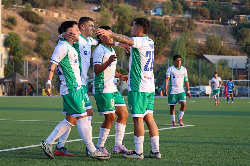 El Velero sigue celebrando en Segunda.