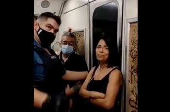 VIDEO | Pasajera sin mascarilla desató la molestia y fue obligada a bajarse del metro