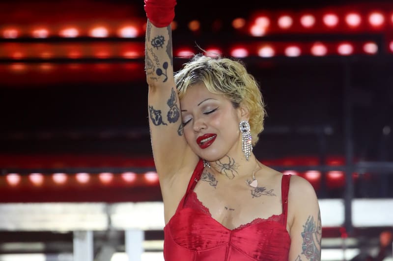 La cantante deslumbró con su talento en Lollapalooza Chile 2025. Créditos: Aton.