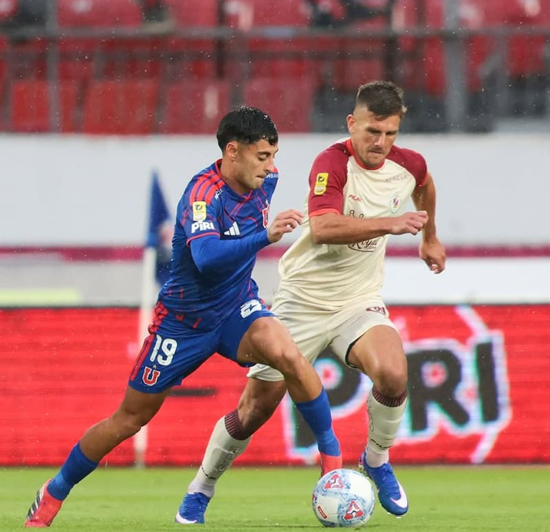 El delantero de La Serena le marcó a la U, pero fue segundos después fue anulado por fuera de juego. Foto: @udechile