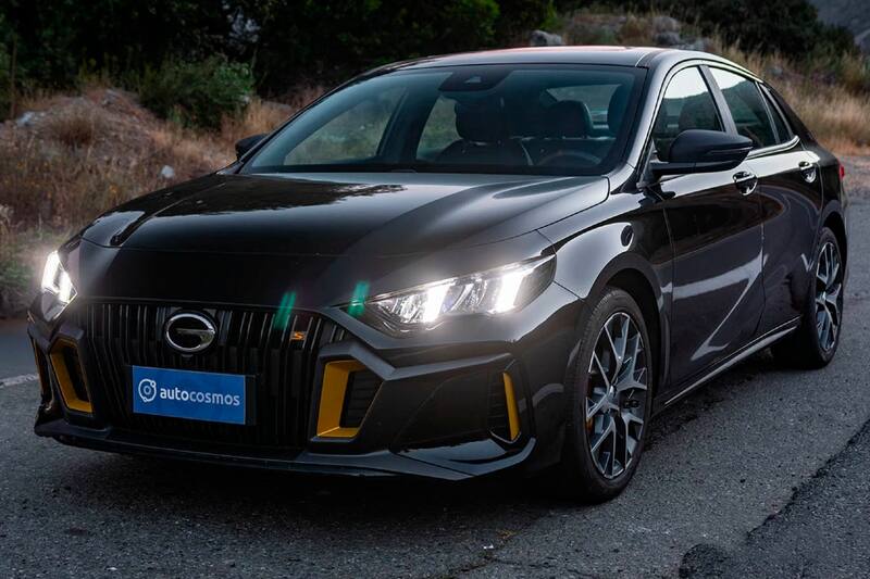 En su única versión, ofrece un paquete muy amplio de seguridad y de elementos de confort, así como un tren motriz que te sacará algo más que una sonrisa