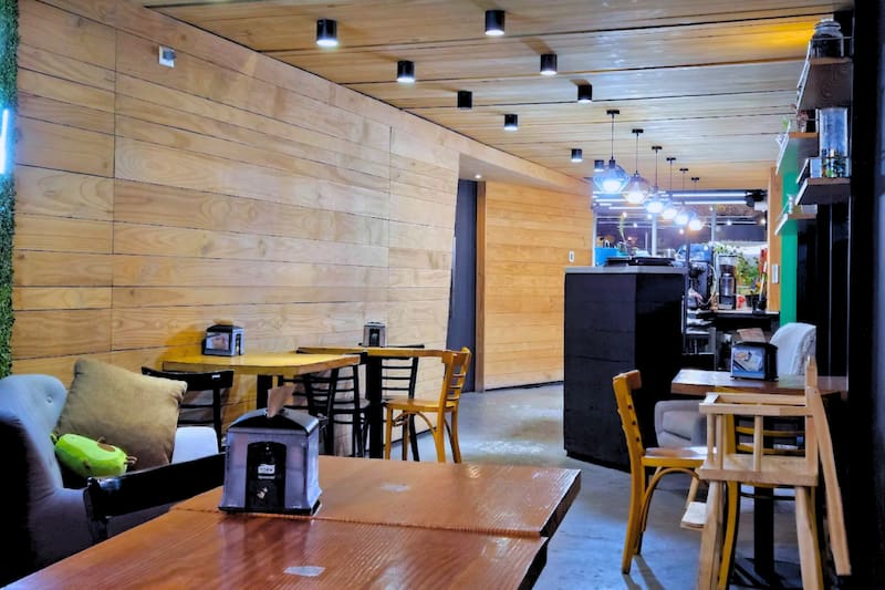 Donde pasarás una tarde agradable en compañía y comiendo ricas papas fritas o hamburguesas. Créditos: Google Maps.