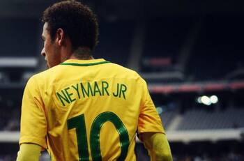 Zico: "Neymar tiene que ser más profesional como Ronaldo o Messi"