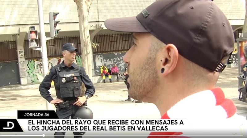 Recibió con mensajes a la delegación del Betis.