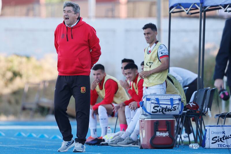 dejó de ser el entrenador de Rangers de Talca.