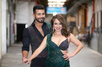 Dos generaciones de “Rojo” unidas: Leticia Zamorano y Hernán Arcil se suman esta noche a “Aquí se baila”