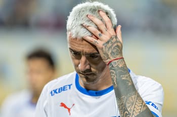 Malas noticias en la UC: Tomás Asta-Buruaga se rompió el ligamento cruzado