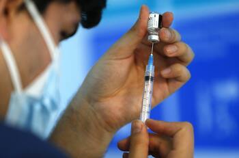 Vacunación Covid-19: Revisa las enfermedades crónicas cosideradas para las inoculaciones esta semana