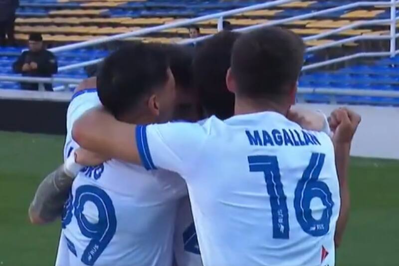 El elenco argentino tiene considerado a Claudio Baeza y Diego Valdés, aunque sí se abre a negociar.