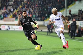 Junior Fernandes fue titular en intenso empate del Alanyaspor con el sublíder de la liga de Turquía