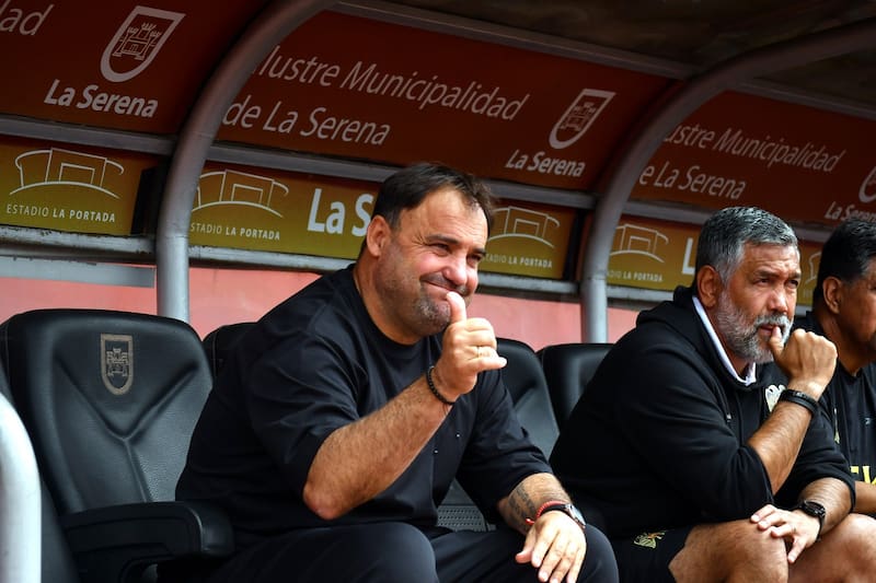 , entrenador de Unión Española. Agencia Aton