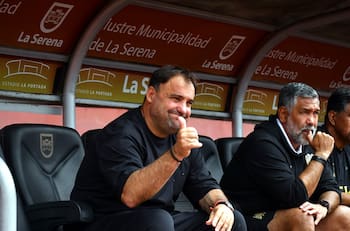 Tras su triste paso por Unión Española: José Luis Sierra volvería a dirigir en este equipo