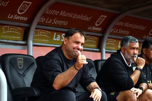 El DT de Unión Española necesita con urgencia un triunfo. Foto: Agencia Aton.