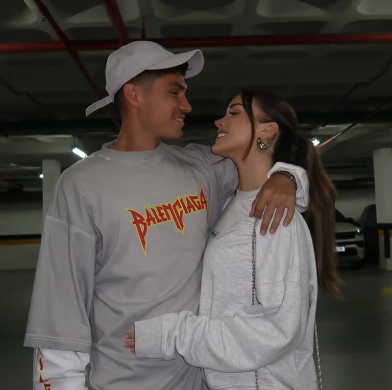 La pareja vive hace un año en Argentina.