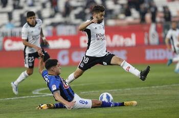 Sin piedad con la U: la formación ultraofensiva que Colo Colo ensayó para el Superclásico