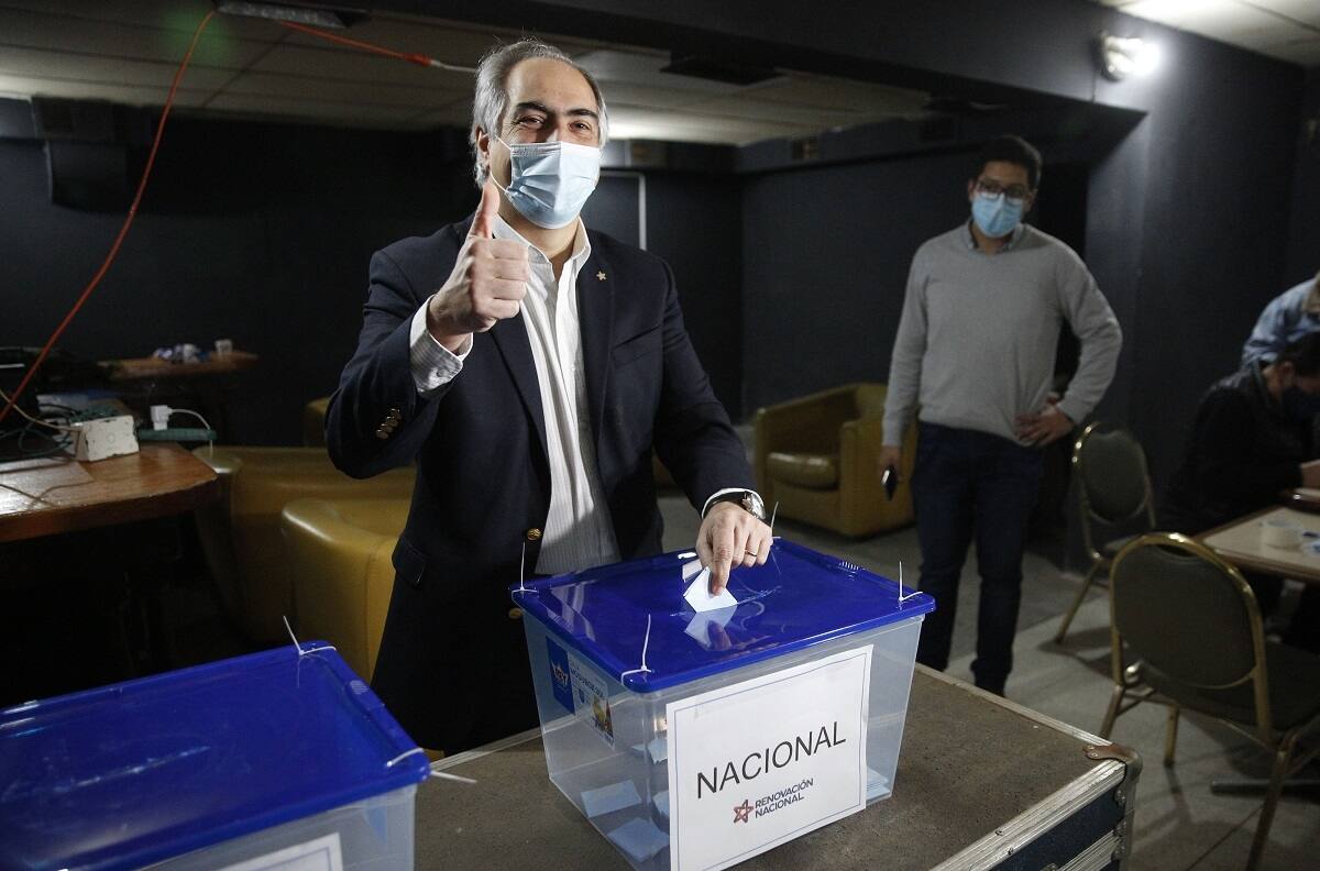 Francisco Chahuán se declaró vencedor de Mario Desbordes en las elecciones por la presidencia de RN
