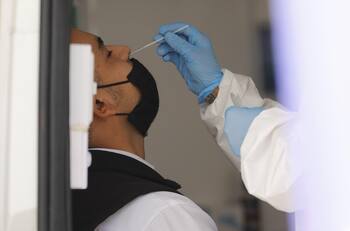 Escandaloso e irresponsable: inician venta kits de autocontagio de Covid-19