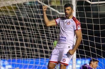 Emmanuel Gigliotti aspira a seguir quemando redes en el fútbol chileno: “No quiero que el fútbol me retire”