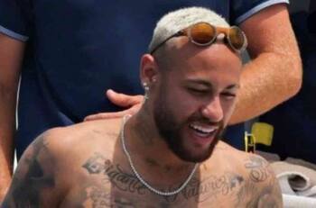 De fiesta con los amigos: Neymar compartió tierna fotografía junto a su nueva novia