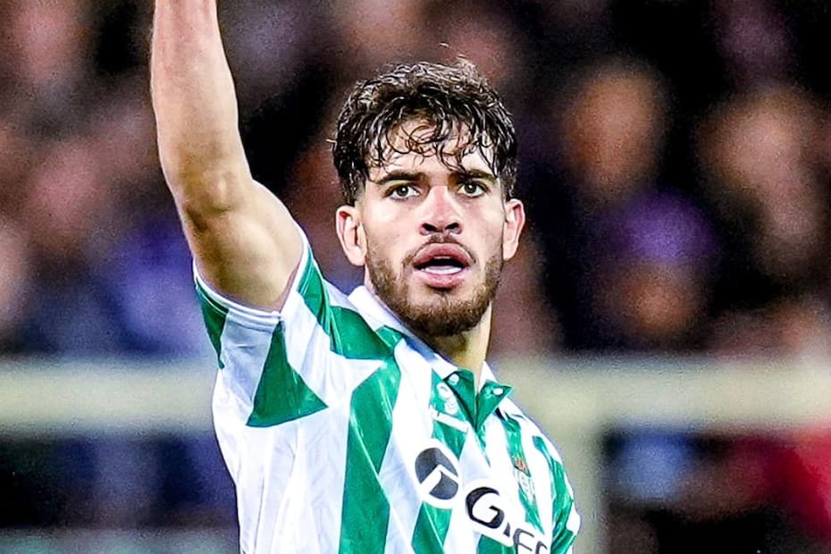 El jugador marroquí seguirá al mando de Manuel Pellegrini.