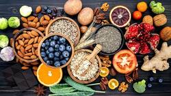 Estos son los 8 alimentos que ayudan a reducir la ansiedad, según Harvard