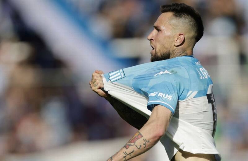 defendiendo la camiseta de Racing Club.