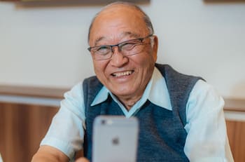 Feria laboral digital tendrá ofertas de trabajo exclusivamente para mayores de 55 años: cuándo y dónde postular