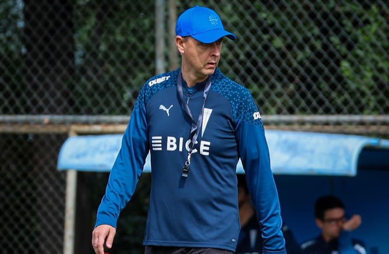 , entrenador de la Universidad Católica. Foto: Comunicaciones Cruzados/Archivo.