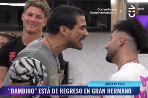 Sebastián Ramírez tuvo un intenso cruce con Bambino a minutos de su reingreso.