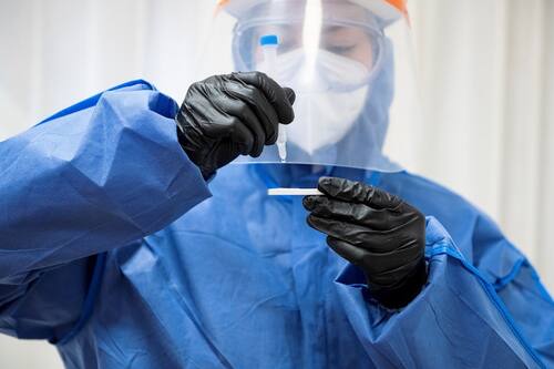 Número de fallecidos por coronavirus alcanza su cifra más baja desde el 18 de noviembre