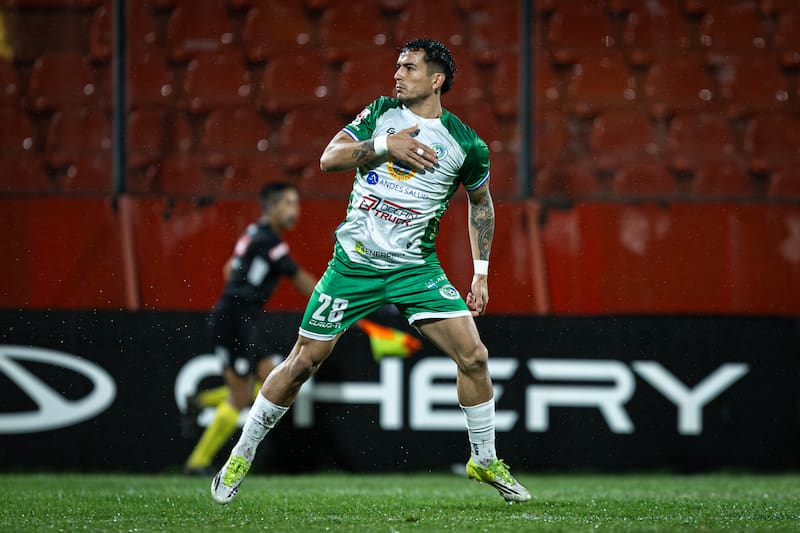 Los Salmoneros defienden el liderato en Primera B. Foto: Felipe Escobedo/En Cancha