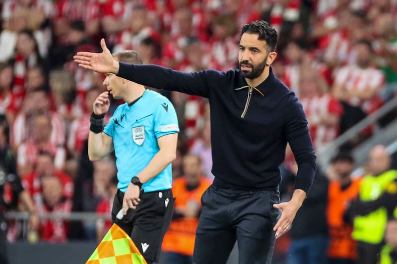 El estratega del Manchester United puede salvar el año con el título de la Europa League.