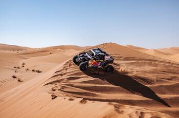 Chaleco López vuelve a brillar en el Rally Dakar, en positiva jornada para los chilenos